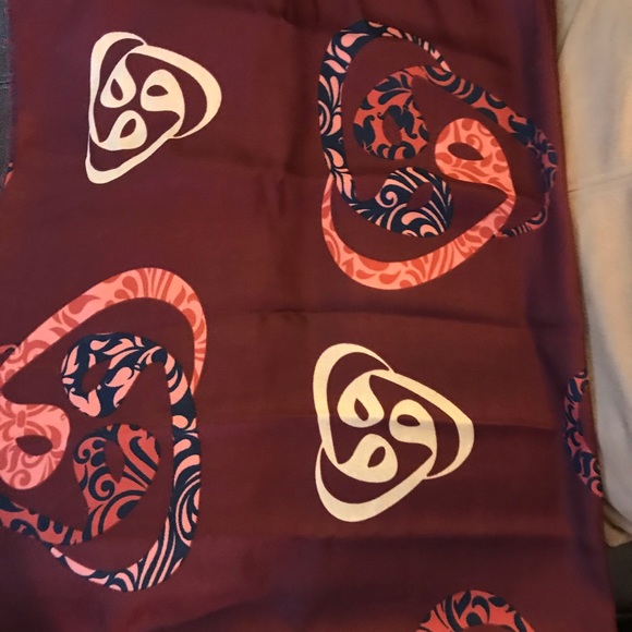 New ladies scarf. 100% polyester - Picture 2 of 5